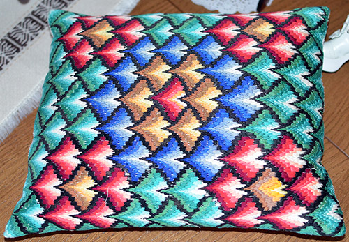 Bargello de broderie luxueux avec effet 3D
