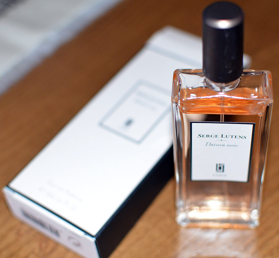 Parfum lumineux Datura Noir de Serge Lutens