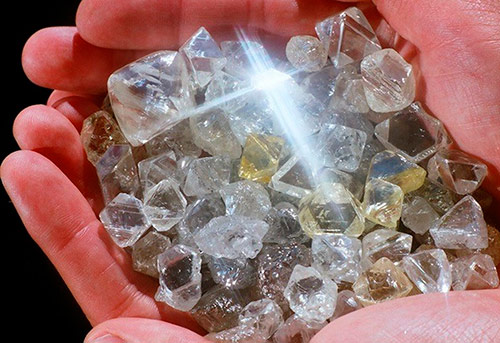 Pourquoi les diamants sont-ils si chers et combien de temps auront-ils de la valeur ?