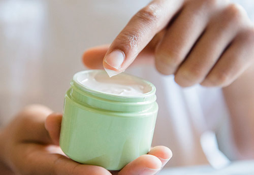 Crèmes et sérums aux peptides