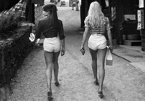16 photos - images audacieuses de filles des années 1970