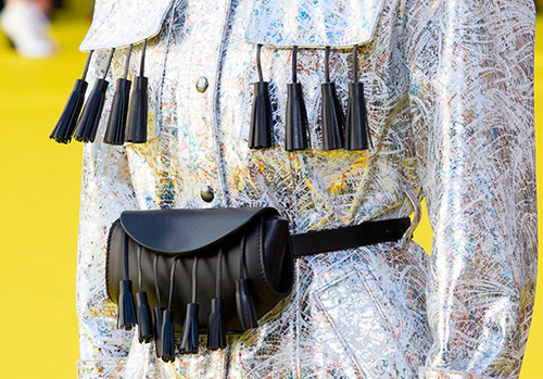 Photo du jour - comme c'est beau de porter un sac banane