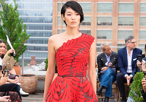 Robes de bal corail et rouge 2026