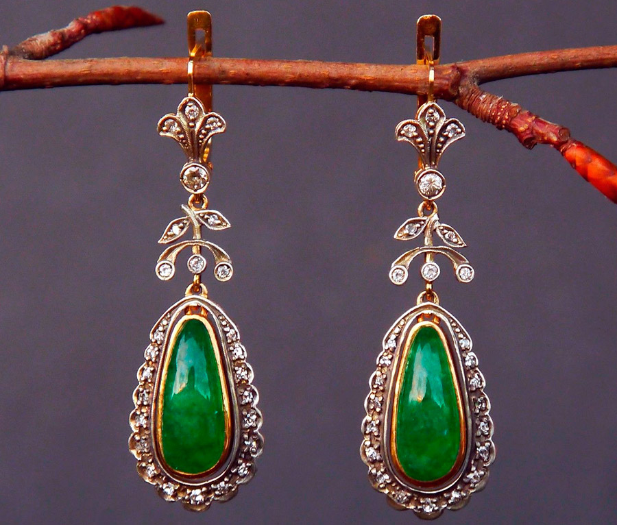 Boucles d'oreilles en or de l'URSS