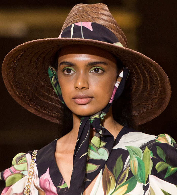 Chapeaux de paille tendance pour l'été