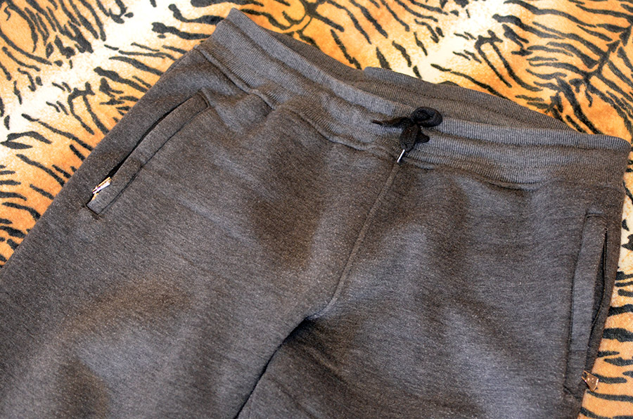 Vêtements en tissu de pied de page