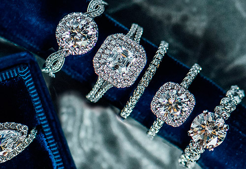 Ce qu'un homme veut dire quand il donne des bijoux