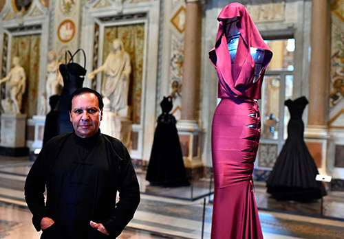 La success story du designer Azzedine Alaya