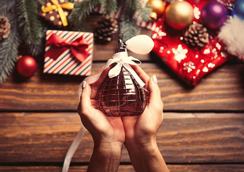 Parfum comme cadeau pour le Nouvel An - les meilleurs parfums