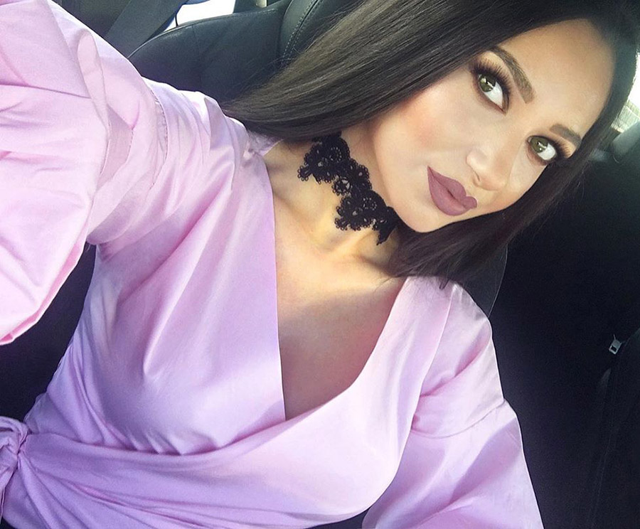 Que porter avec un tour de cou en dentelle