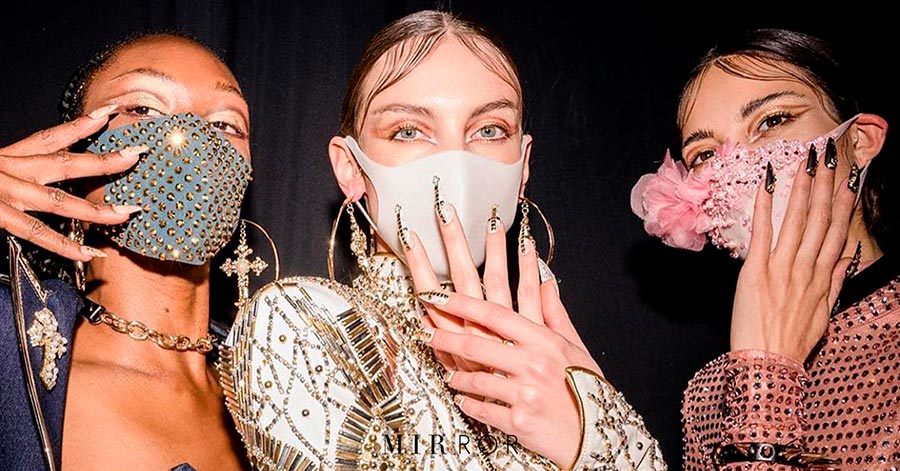 Masques faciaux à la mode