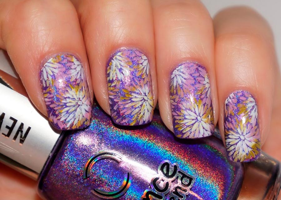 Manucure à la mode pour l'été