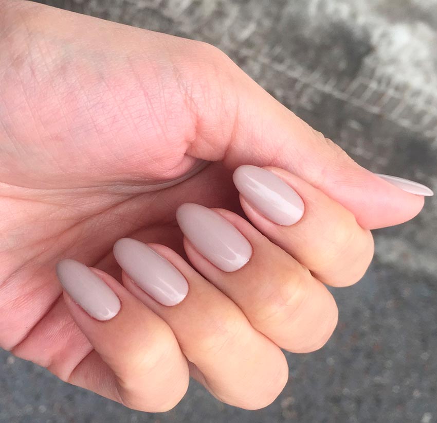 Manucure d'affaires après 40 ans