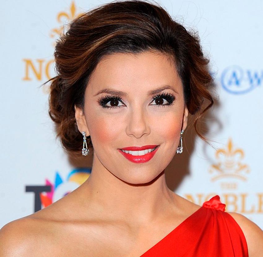 Maquillage femme après 40 ans : tendances mode 2025-2026