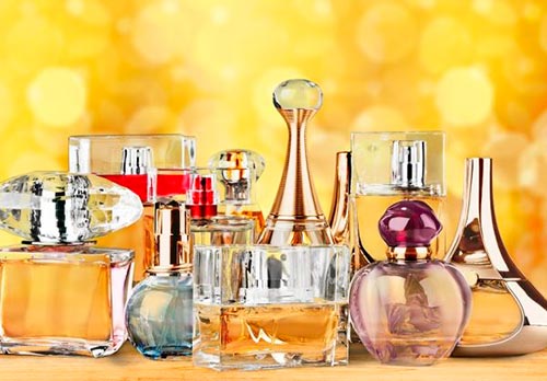 Quels parfums vous font paraître plus jeune et plus attrayant ?