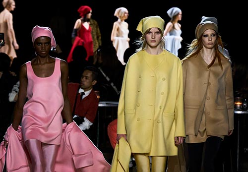 Choisir une coiffe élégante 2025-2026