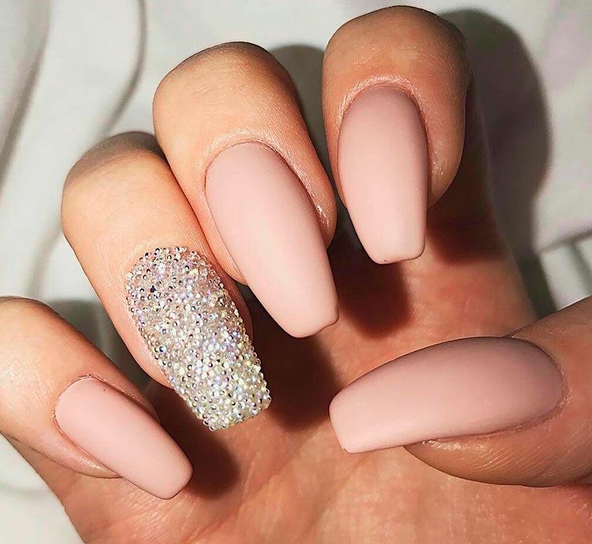 Conception d'ongles mats