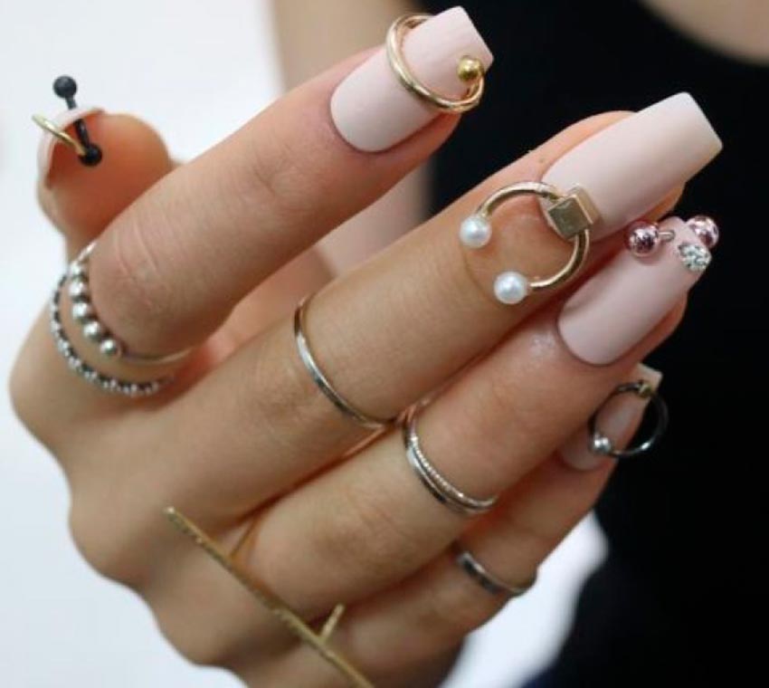 Conception d'ongles perle