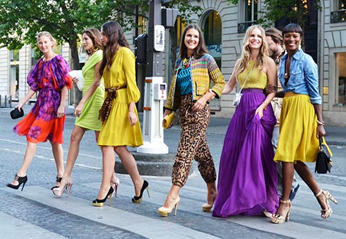 La psychologie de la couleur dans les vêtements : les nuances préférées et leur influence