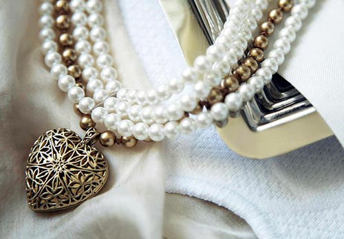 Bijoux avec un secret en cadeau