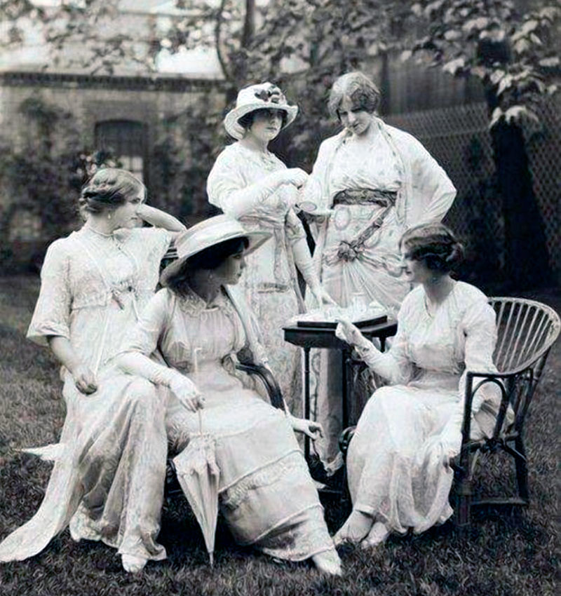 Robe de thé : laquelle choisir et où la porter