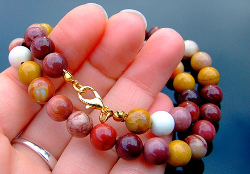 Mukayit : qui convient aux bijoux et aux propriétés de la pierre