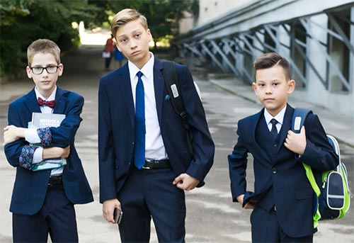 Comment habiller un garçon à l'école : des looks stylés